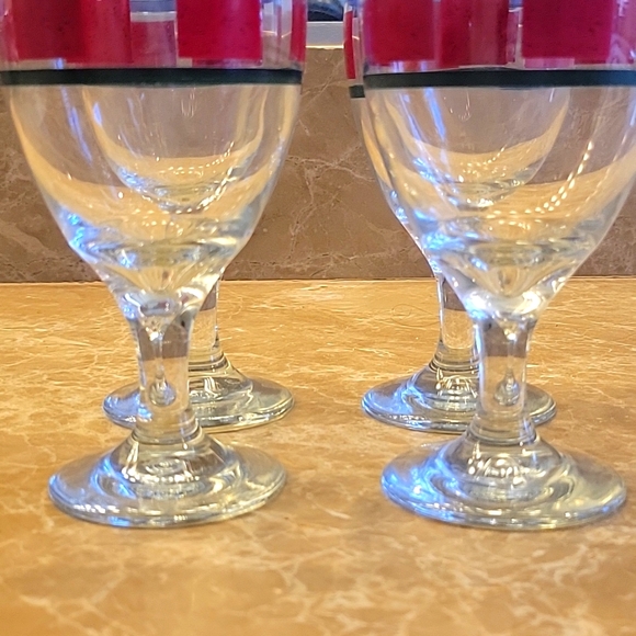 Set of 4 Goblet-style Drinking Glasses - Picture 8 of 15